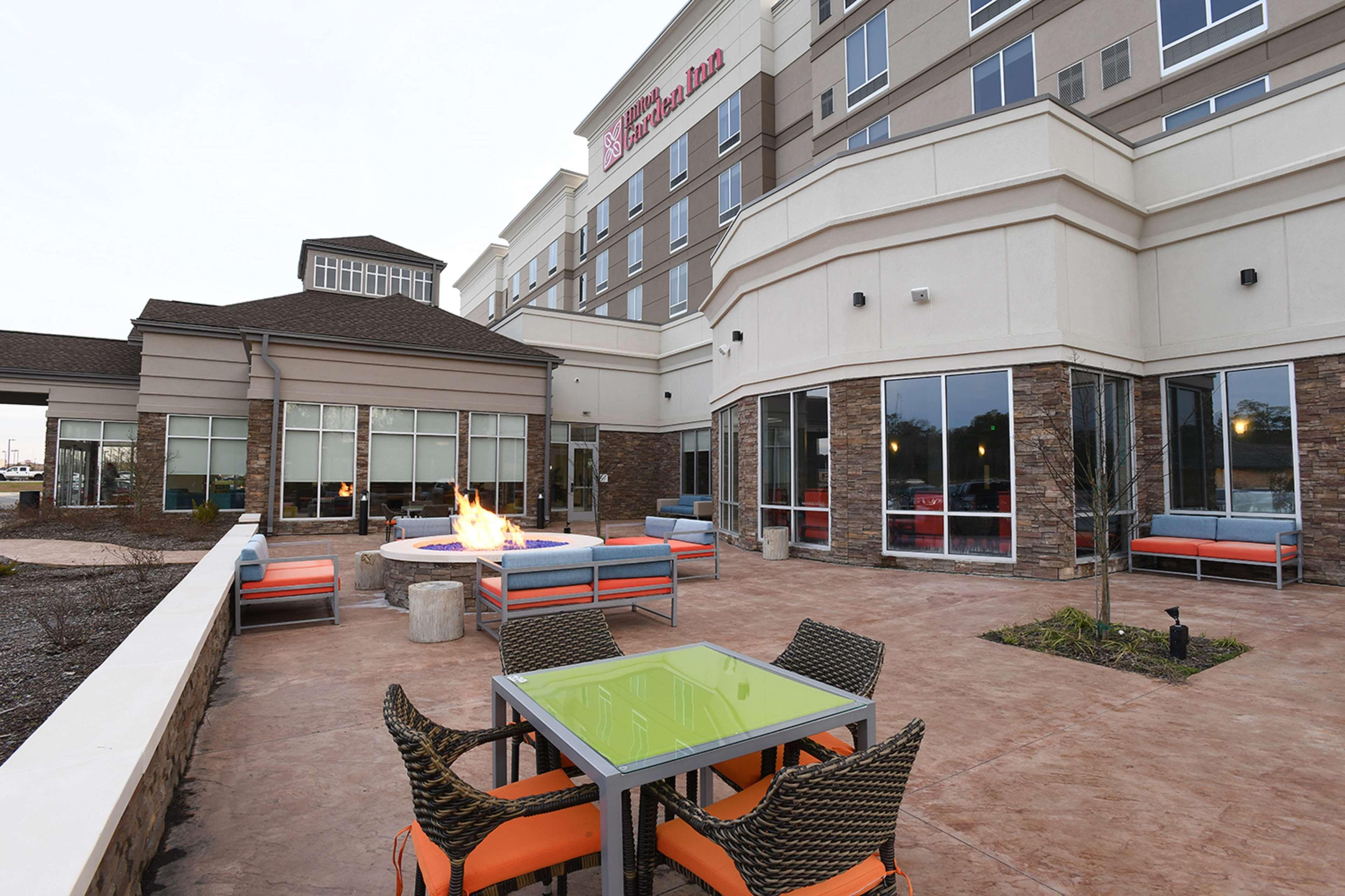 Hilton Garden Inn Jacksonville Bagian luar foto